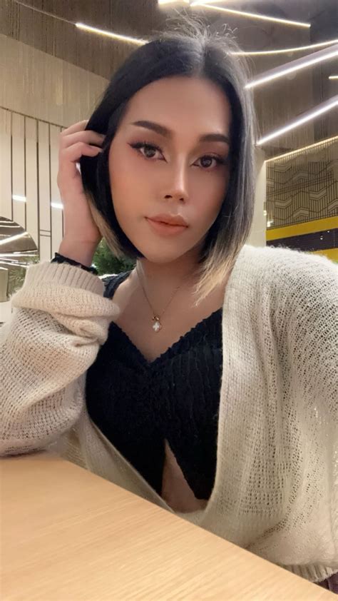abudhabi ladyboy|Attractive and hot shemale escort in Abu Dhabi, UAE.